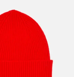ROBERT MACKIE Barra Beanie Red* Gloves • Beanies • Scarves